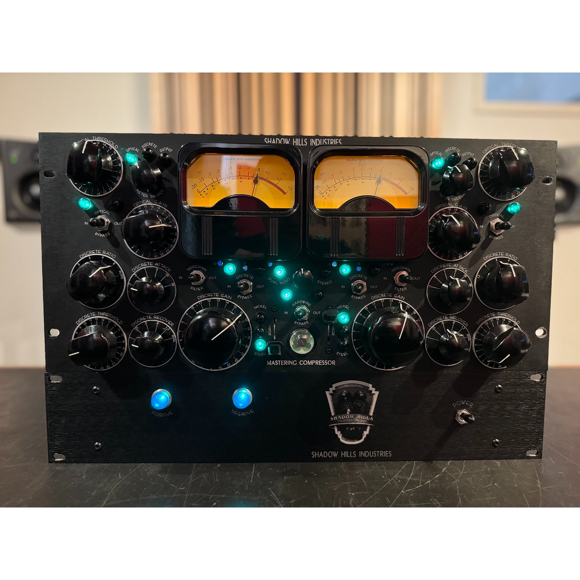 Shadow Hills Mastering Compressor | KMR Audio