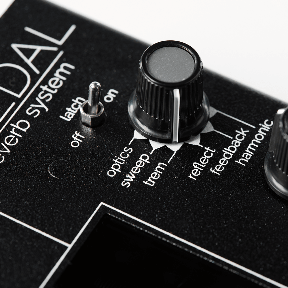 Gamechanger Audio Light Pedal Optical Spring Reverb System – KMR Audio