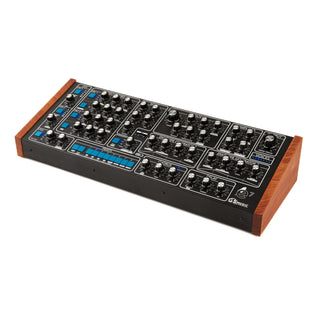 GS Music e7 Polyphonic Analogue Synthesiser-Black/Blue